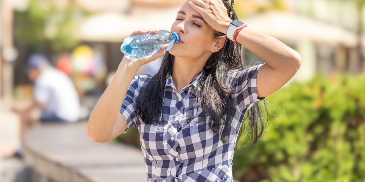 5 tips for staying hydrated (and how much water you should drink a day)